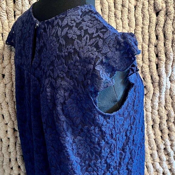 Navy Blue Floral Lace Blouse Size Medium - Picture 2 of 7